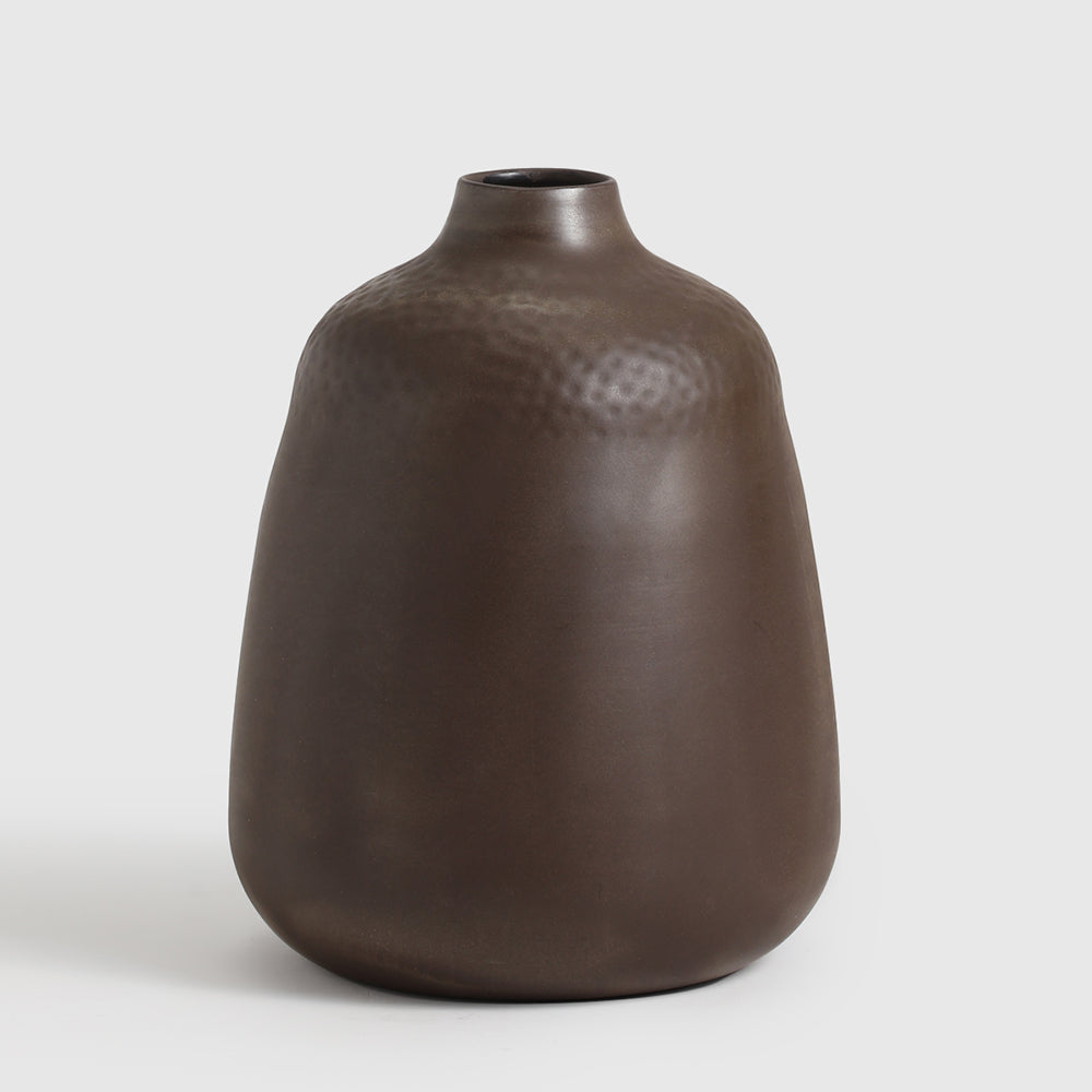 Brown Layla Iron Vase – Elegant Decorative Centerpiece