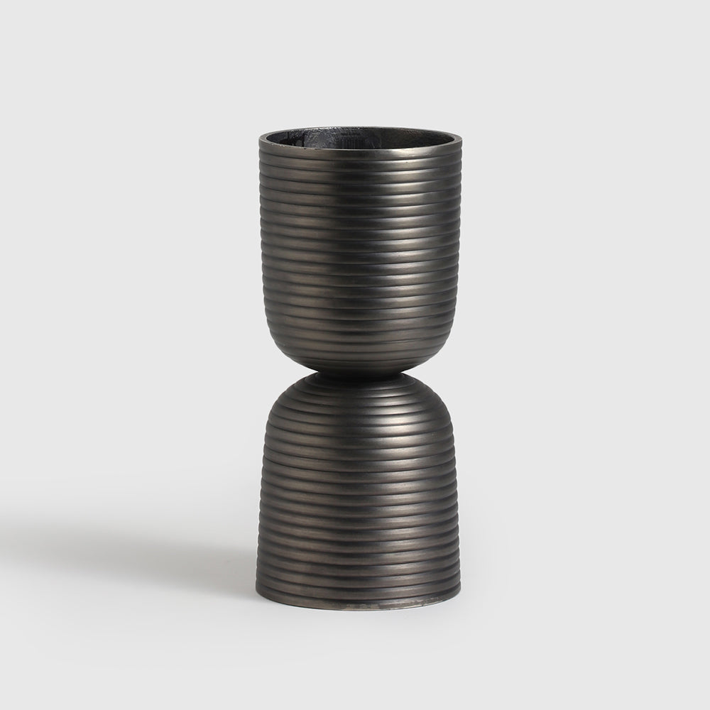 Kaishen Vase – Elegant Decorative Centerpiece