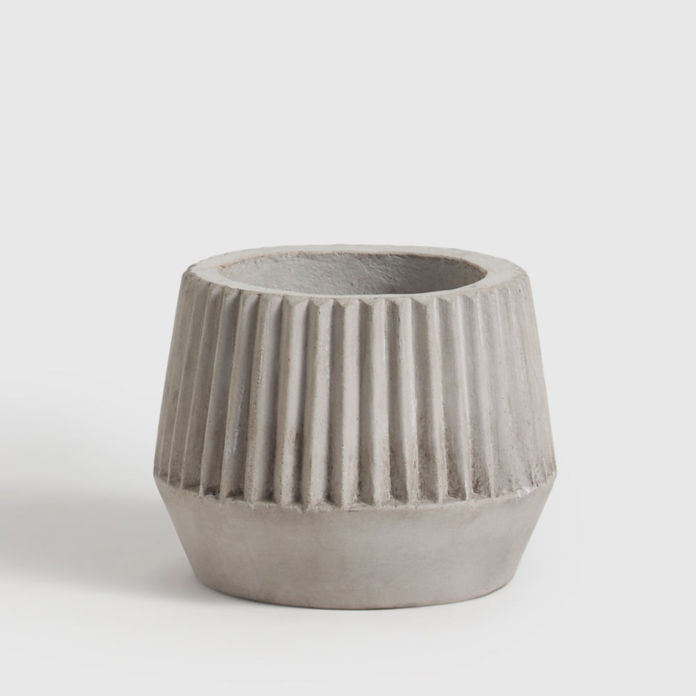 Conea Geo Large Outdoor Planter – Modern Decorative Pot