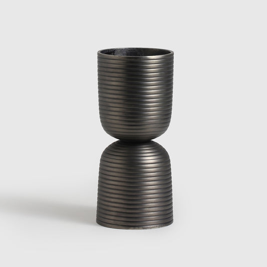 Kaishen Vase – Elegant Decorative Centerpiece